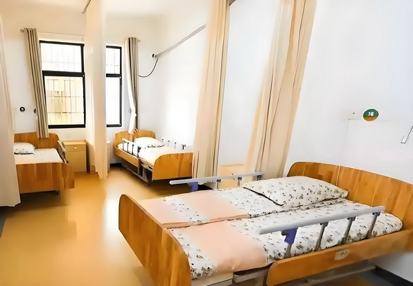 留学人员深圳落户条件_神坛上的陈佩斯：九十年代的因，今日的果 日的果一辆野猪快车撞上城际